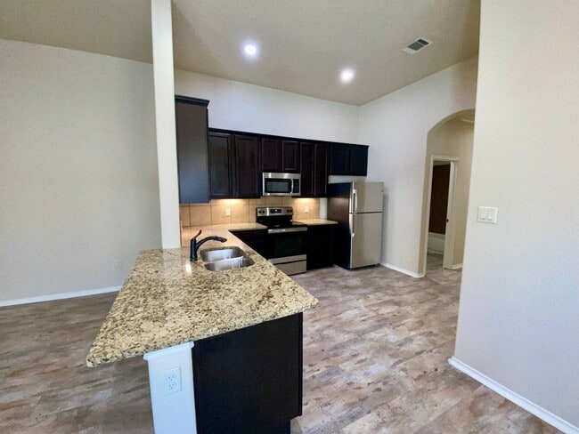 Photo - 114 Stacy Ln