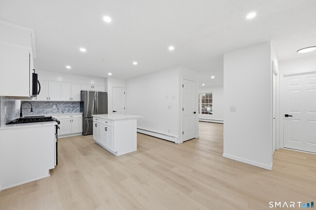 Photo - 70 Victoria Ct