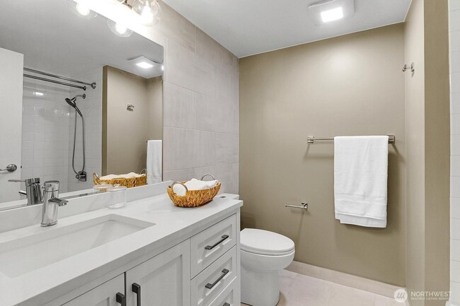 Photo - 4540 8th Ave NE Unidad University Plaza #202