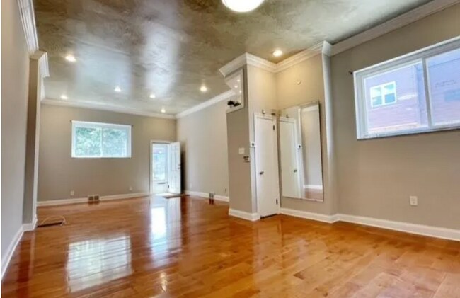 Photo - 413 W Porter St