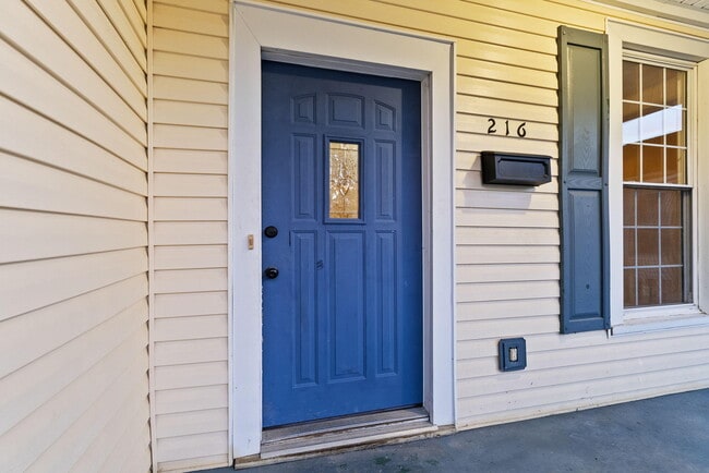 Photo - 216 N 2nd St