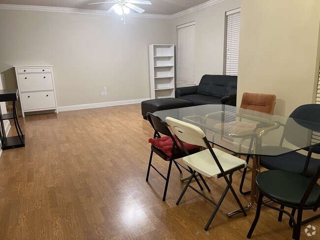 Building Photo - 4441 Burbank Dr Unit 1202 Rental