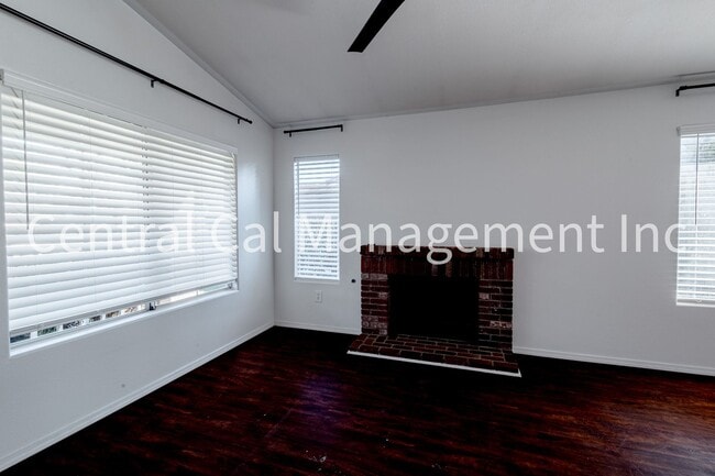 Photo - 4 Bedroom/2 Bath Home in Desired Riverlakes Community - $2495 per month!