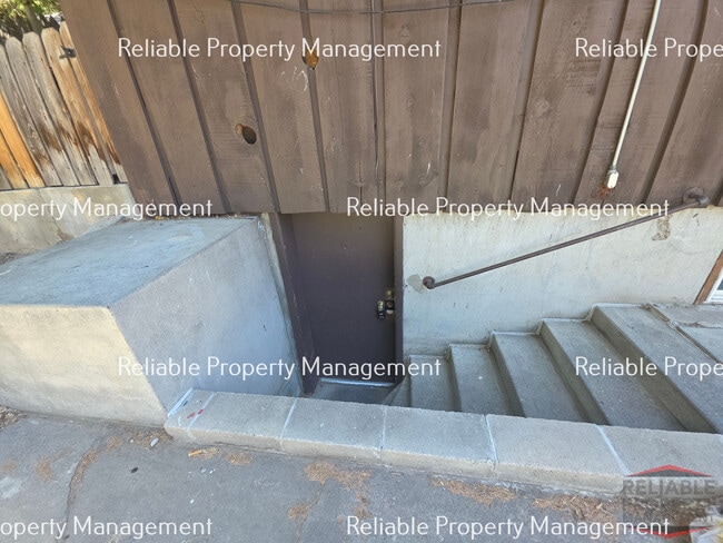 Building Photo - 561 N Water Ave Unit 6