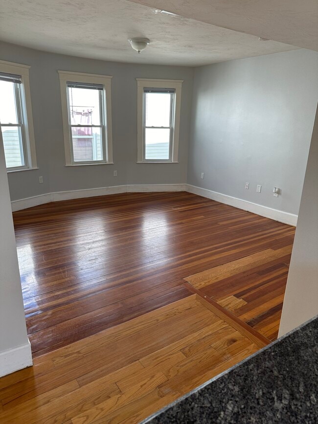 Photo - 237 Talbot Ave