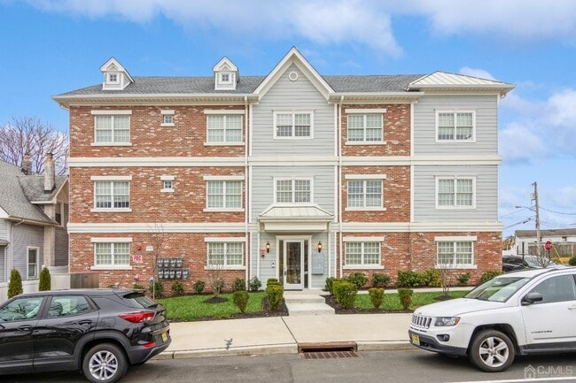 Photo - 361 Main St Unit 202