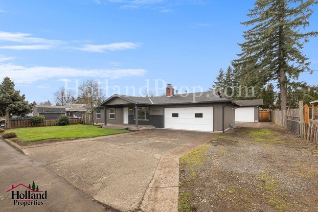 Photo - Fully Renovated 4-Bedroom Home with Shop, RV Parking & Expansive Yard – Oregon City
