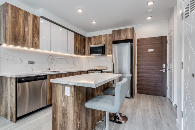 Photo - 1168 Pendrell St Unit 204