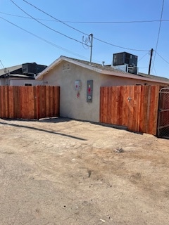 Photo - 687 W Orange Ave Unidad rear Rental