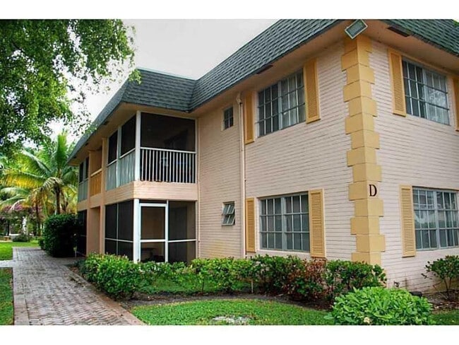 Building Photo - 770 SE 2nd Ave Unit 101-A