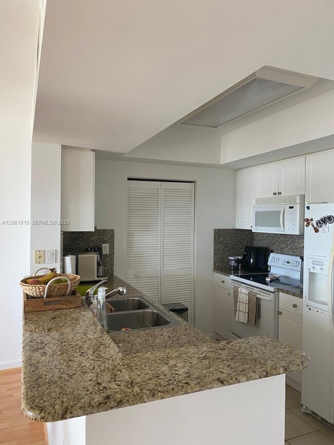 Photo - 19501 W Country Club Dr Unit 2305