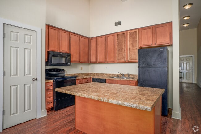 1BR, 1BA - 813SF - Kitchen - Blooms Apartments