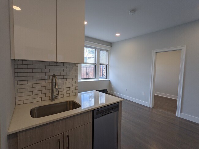 Photo - 11 Queensberry St Unit 28