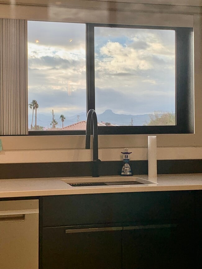 Building Photo - 350 N Lake Havasu Ave Unit 202