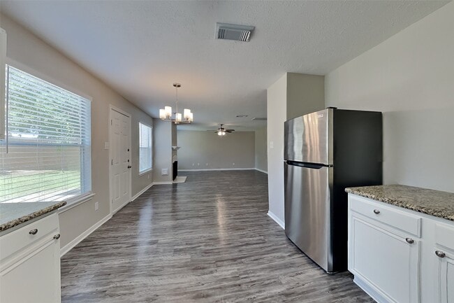 Building Photo - 1227 Caraquet Dr