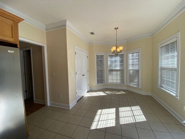 Photo - 502 Bradwell St