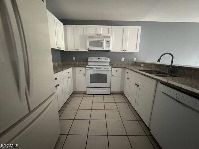 Photo - 851 Eisenhower Blvd