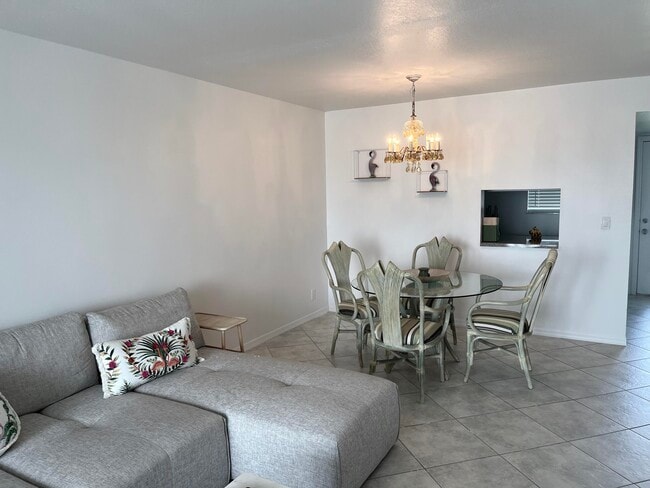 Photo - 2515 NE 1st Ct Unidad 411