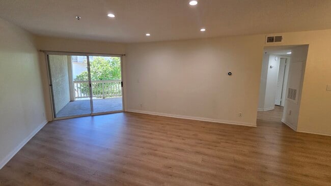 Photo - 697 Sutton Crest Trl Unit 303