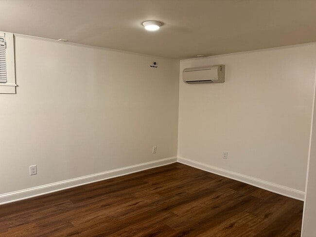 Photo - 1 Bedroom Lower Level Unit - Water Included!