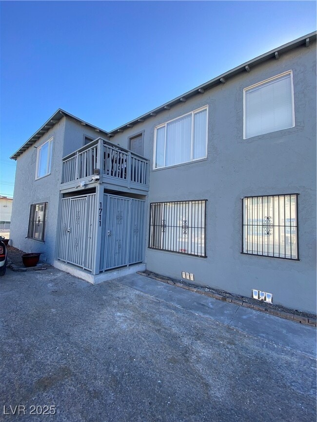 Photo - 1711 Santa Paula Dr Unit B