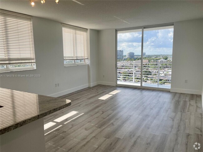 Building Photo - 18800 NE 29th Ave Unit 1001 Rental