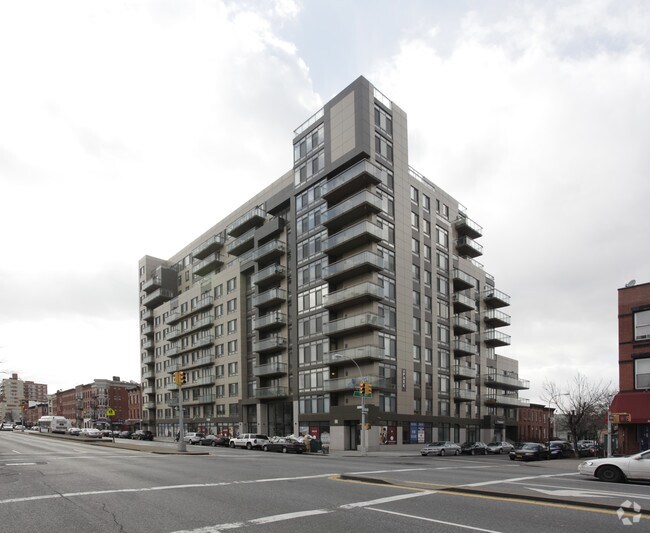 Primary Photo - 500 4th Ave