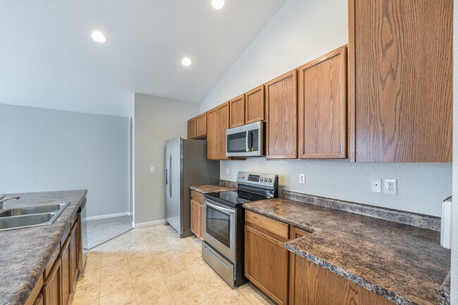 Photo - 10049 Jasper St