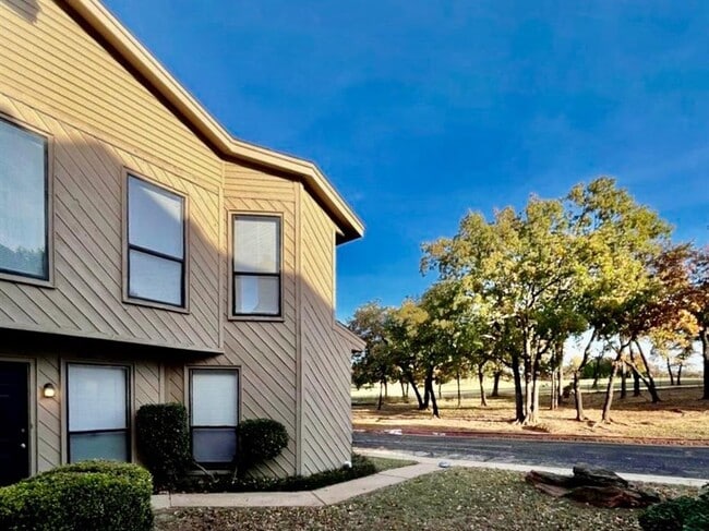 Photo - 1622 Windhill Ave