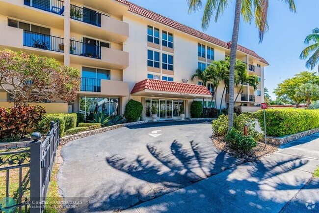 Building Photo - 1000 Spanish River Rd Unit 3T Rental