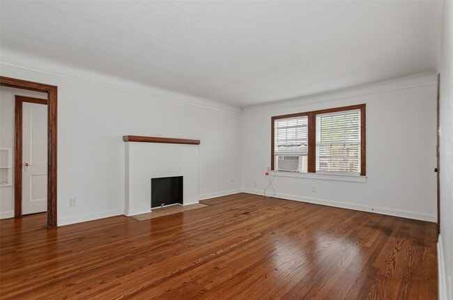 Photo - 5918 La Vista Dr Unit 3