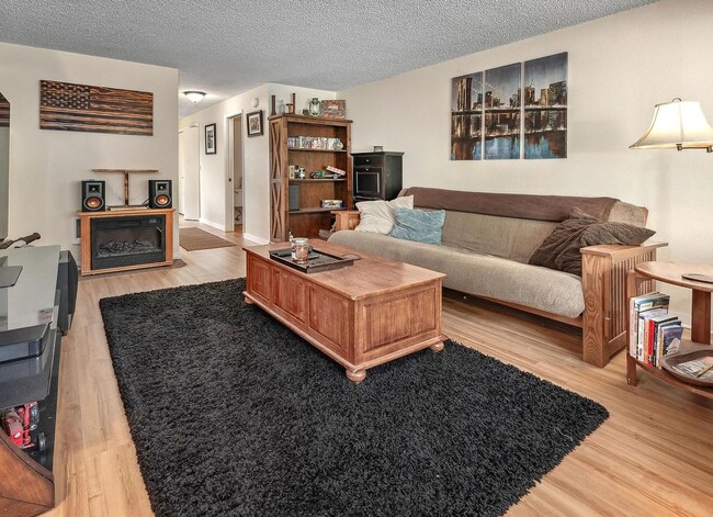 Photo - 208 SW Wallula Ave