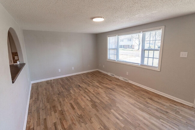 Photo - 6007 N Vickie Dr