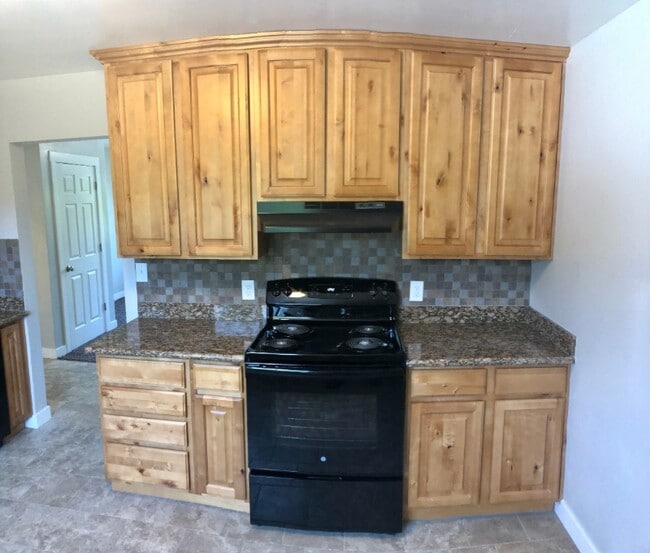 Photo - 235 W 200 N