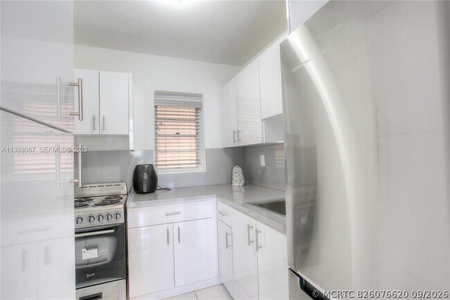 Photo - 10907 N Kendall Dr Unit 427