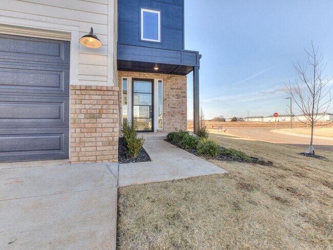 Photo - Beautiful New Construction Home in Edmond/...