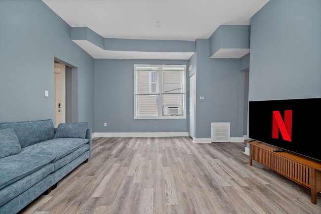 Building Photo - 2413 Kenton St Unit A