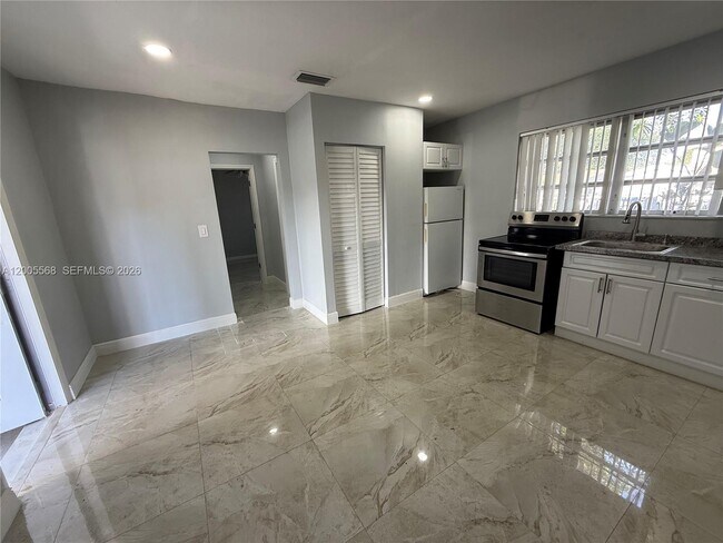 Photo - 7411 Juniper St Unit A