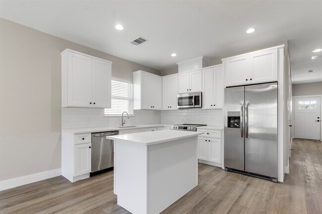 Photo - 3150 S Cleveland St