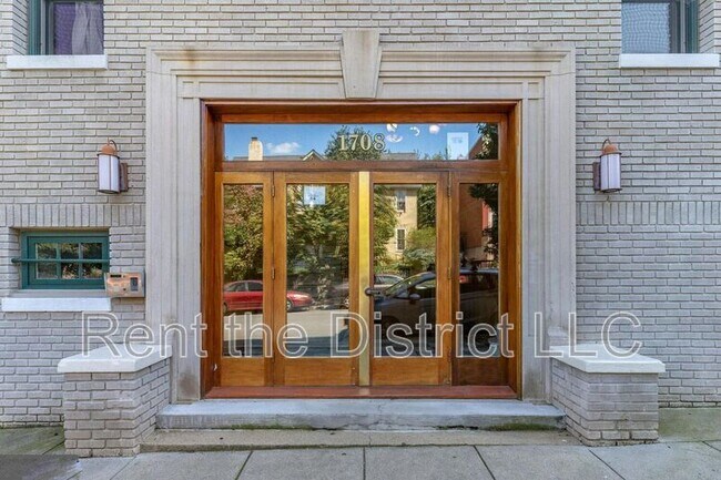 1708 Newton St NW Unit 102