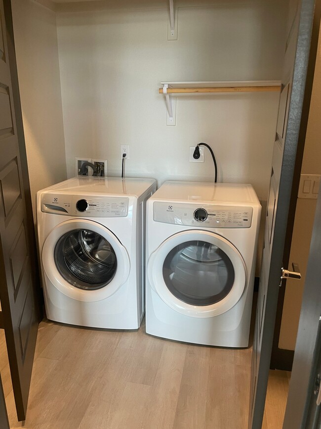 2600 Wewatta Way Unidad B2