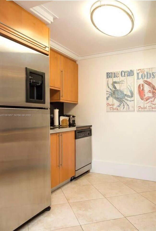 Building Photo - 6365 Collins Ave Unit 2409