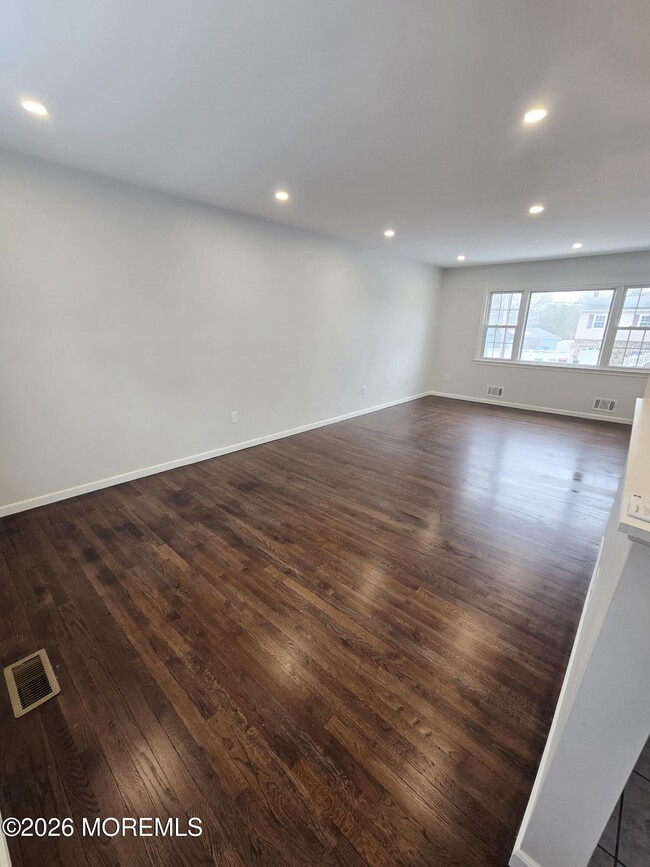 Photo - 240 Mill Creek Dr