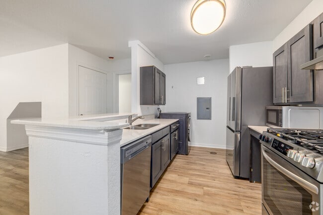 4BR, 3BA - 1,438SF - Kitchen - Harbor Cove