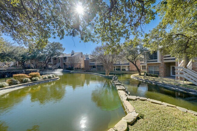 Photo - 2Bedroom Lakeshore view Condo-Carrollton Unit #411