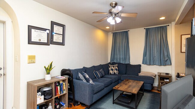 Photo - 6812 N Wayne Ave Unit 1A