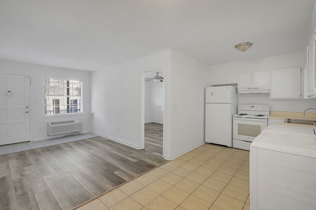 Photo - Rebecca Manor