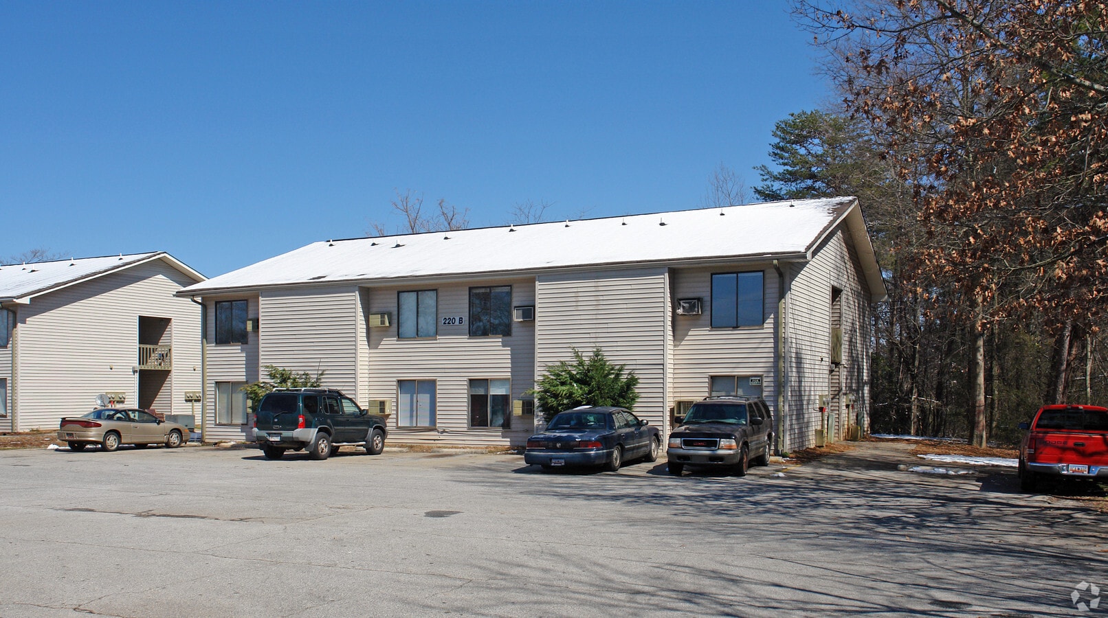 Photo - Walnut Hill Apartments