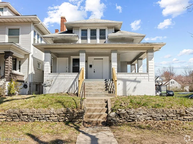 Building Photo - HISTORIC CHARM! Renovated 4 Bedroom, 3 Bat... Rental