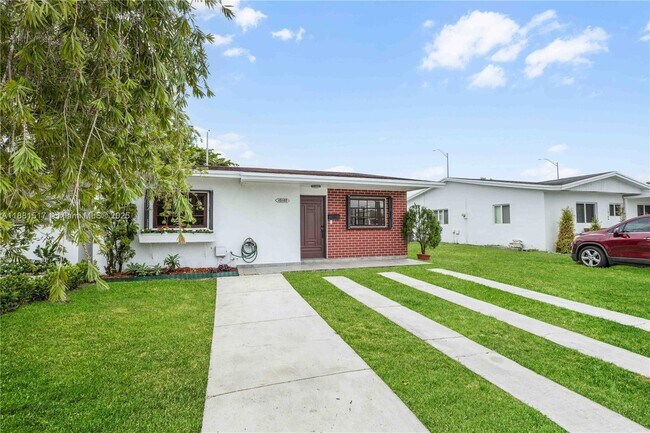 Building Photo - 10102 SW 23rd Terrace Rental